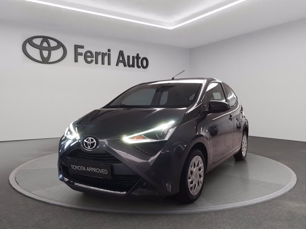 TOYOTA Aygo 5p 1.0 x-play m-mt 72cv
