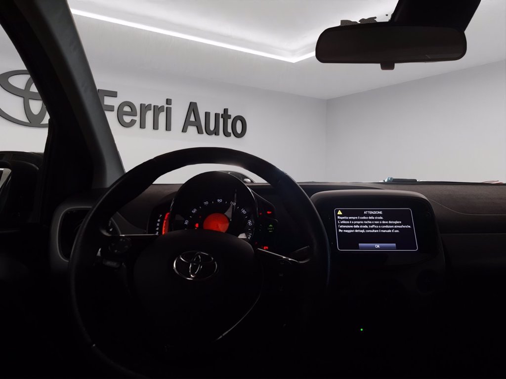 TOYOTA Aygo 5p 1.0 x-play m-mt 72cv