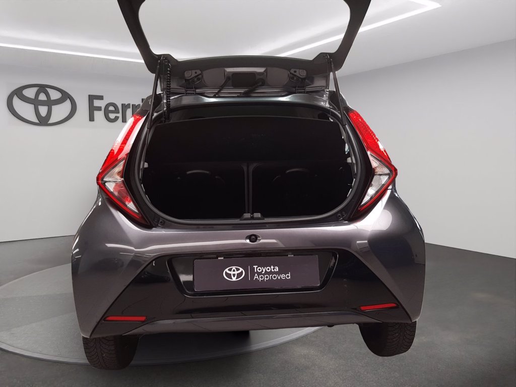 TOYOTA Aygo 5p 1.0 x-play m-mt 72cv