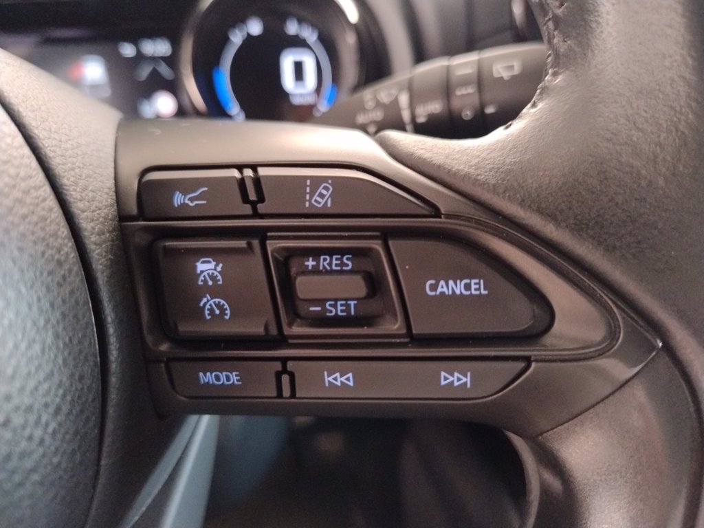 TOYOTA Yaris 1.5h style