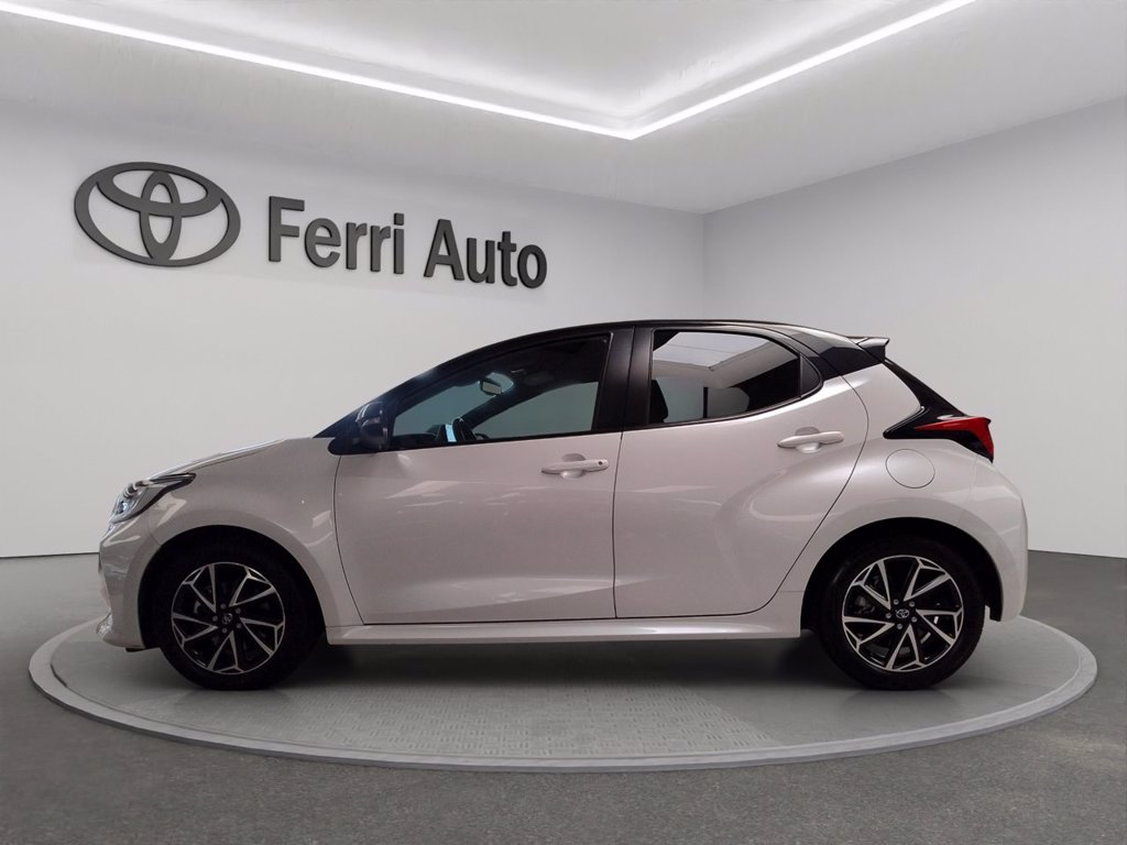 TOYOTA Yaris 1.5h style