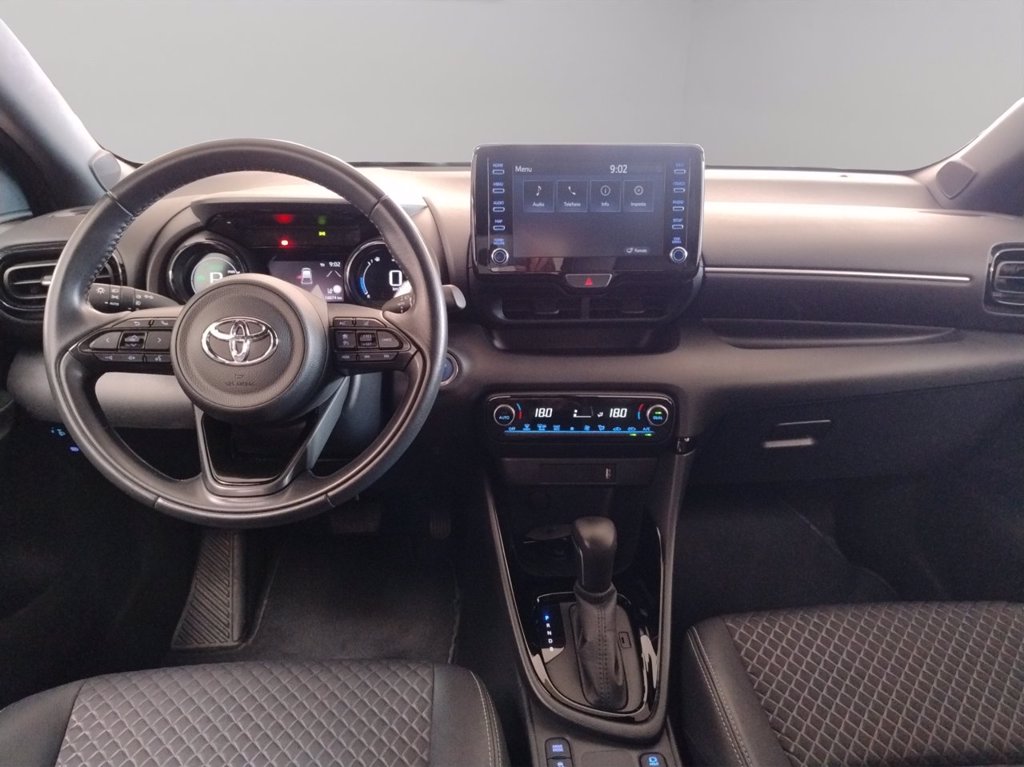 TOYOTA Yaris 1.5h style