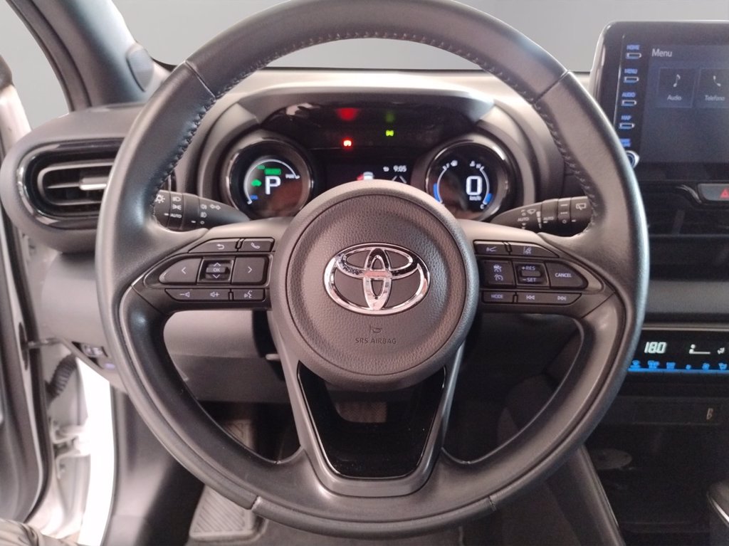 TOYOTA Yaris 1.5h style