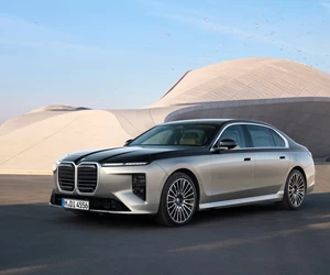 P90636065 Lowres Bmw 740 Xdrive 04 20