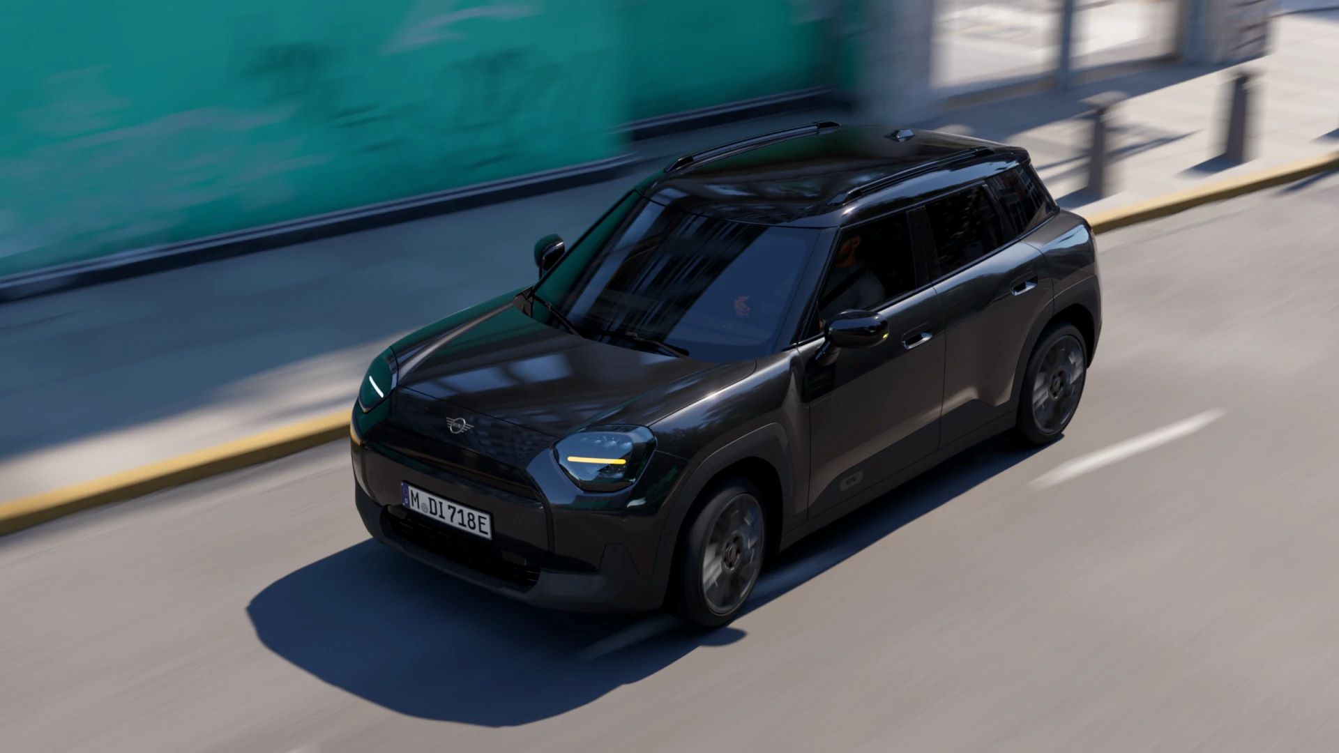 Mini Blackyard Showroom J05 Wide