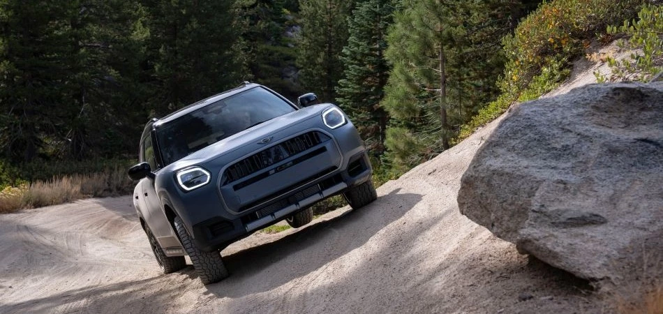 Mini Countryman Untamed Banner