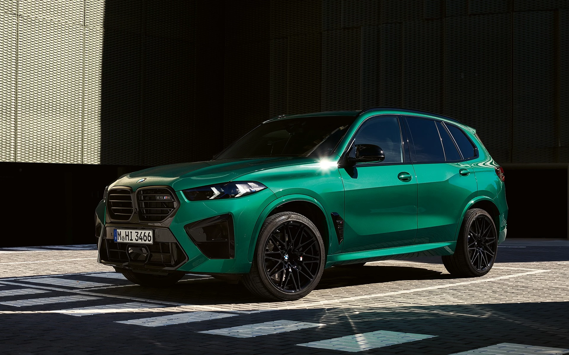 39 BMW X5 M Slide