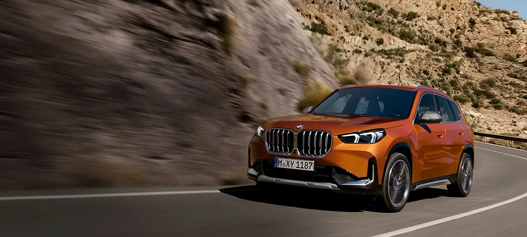 25 NUOVA BMW X1 Slide