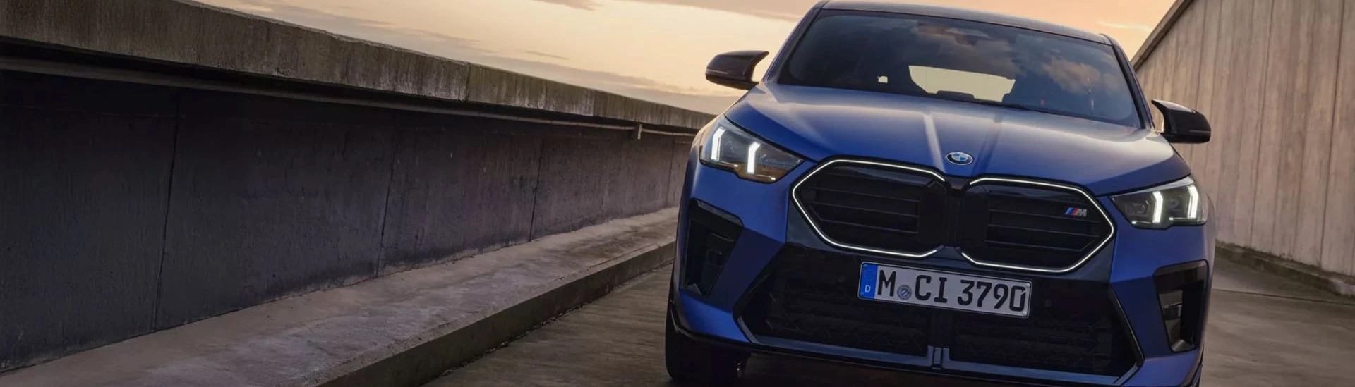BMW X2 U10 ICE Slide