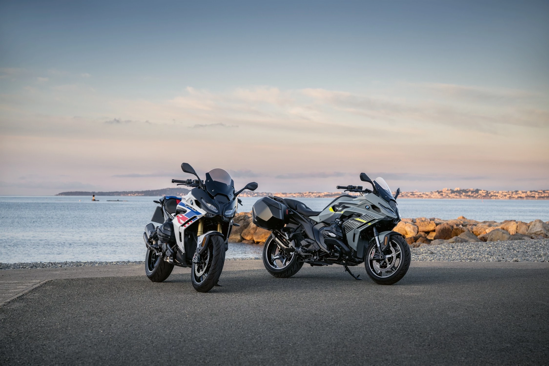 P90635660 Lowres Bmw R 1300 Rs